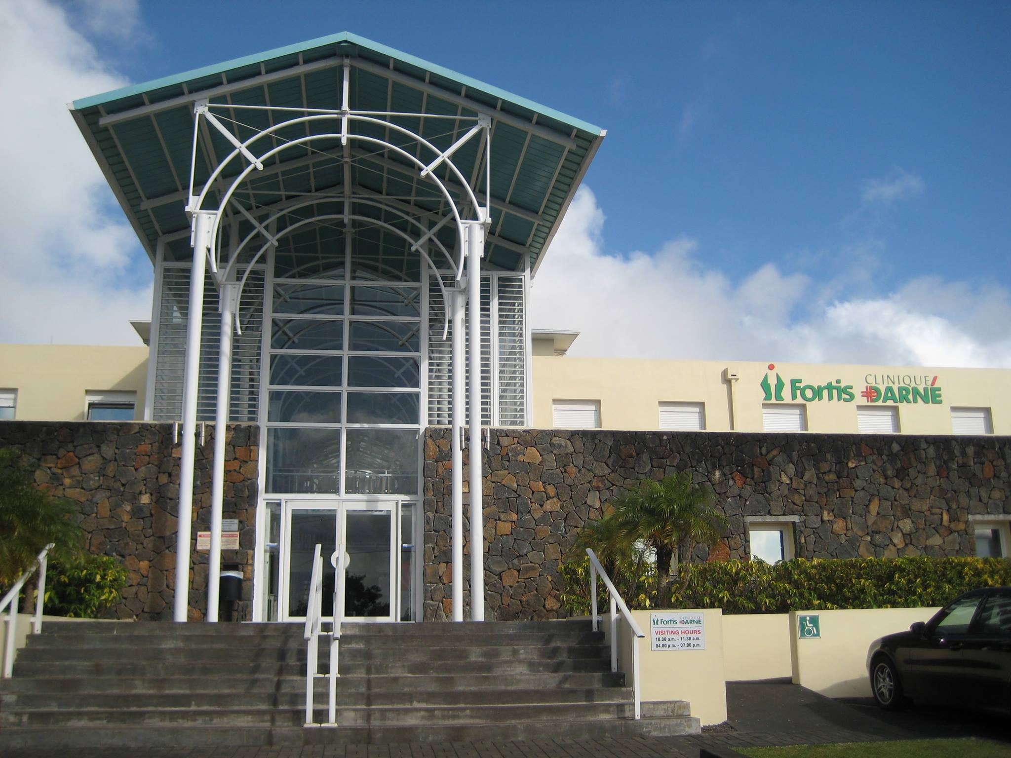 hospital image 0: Floréal-Darné-1